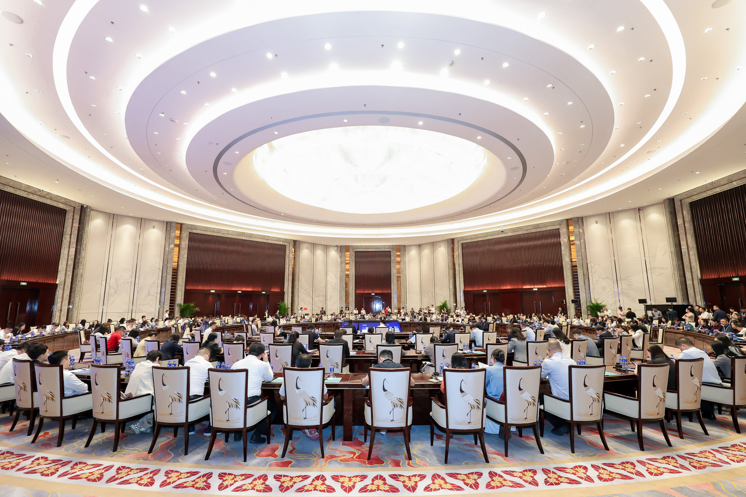 《直播电商高质量发展报告（2024）》发布