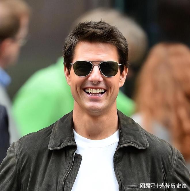 阿汤哥的女儿:身高超17米越长越像父亲穿衣风格和母亲一样(图1)