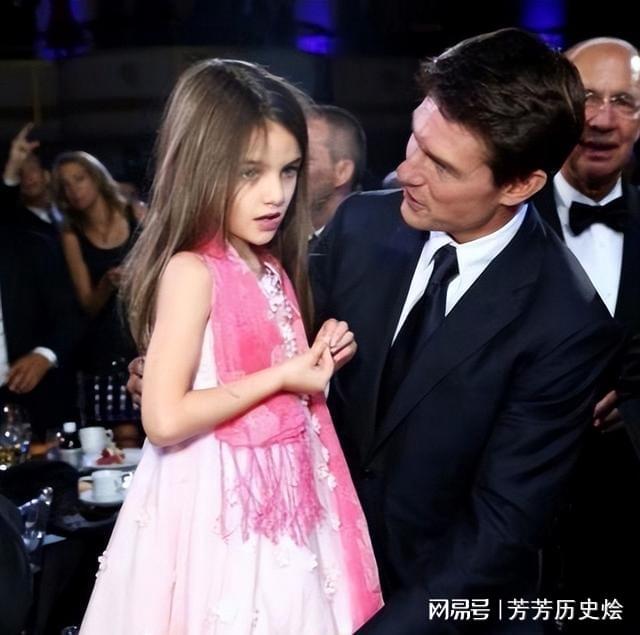 阿汤哥的女儿:身高超17米越长越像父亲穿衣风格和母亲一样(图5)