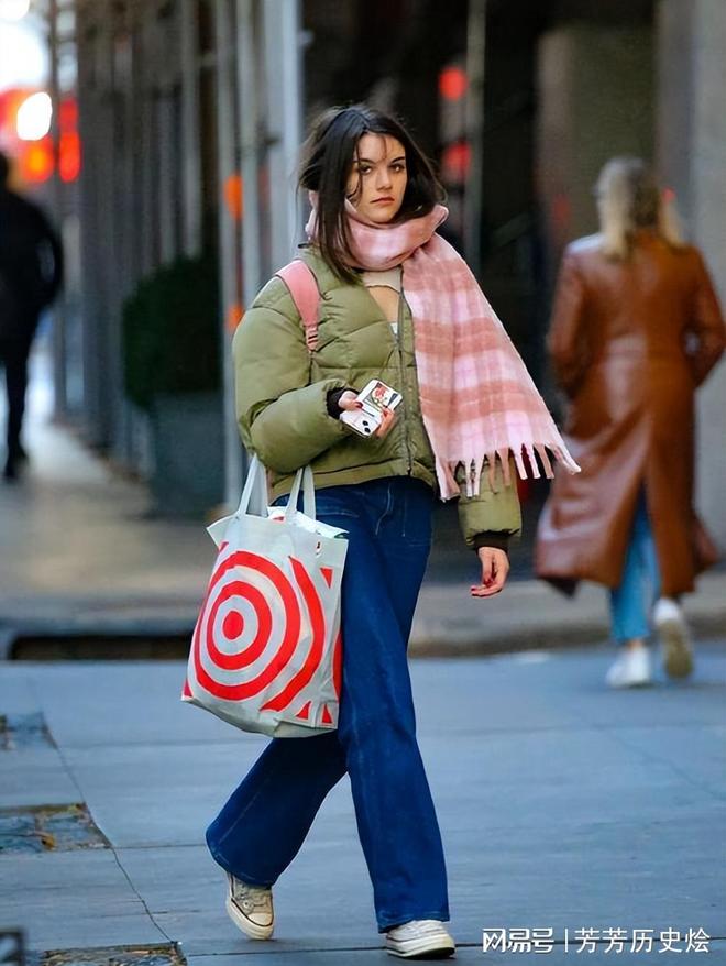 阿汤哥的女儿:身高超17米越长越像父亲穿衣风格和母亲一样(图11)