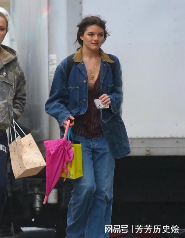 阿汤哥的女儿:身高超17米越长越像父亲穿衣风格和母亲一样(图12)