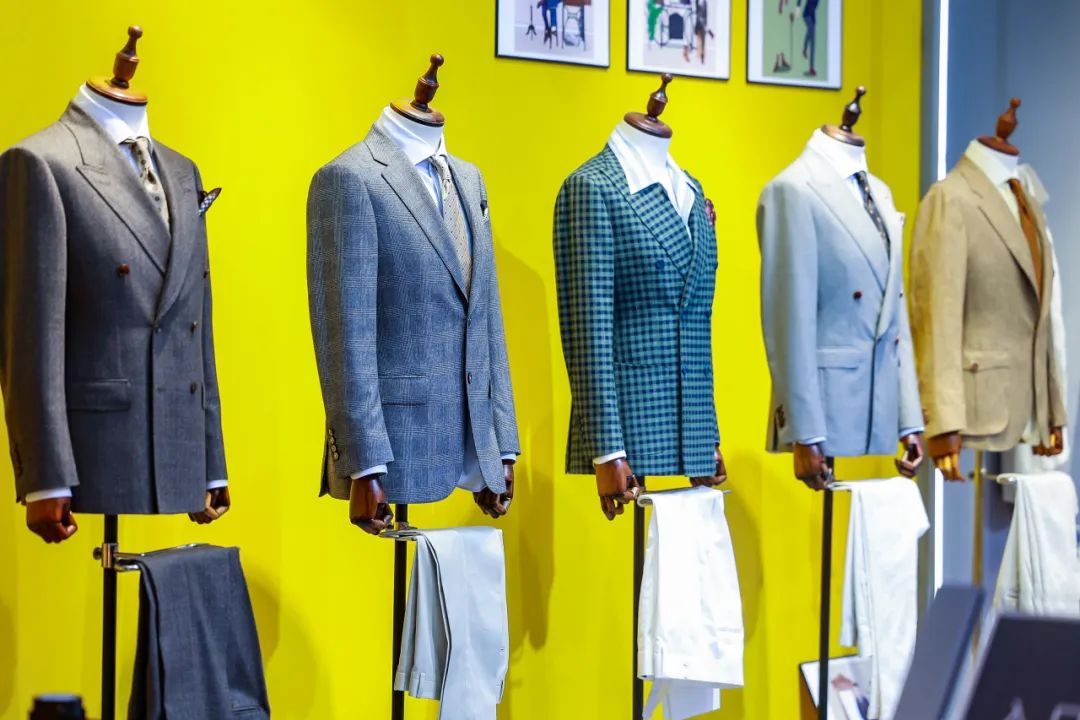 大码定制穿搭：这3种颜色搭配让你惊艳全场！